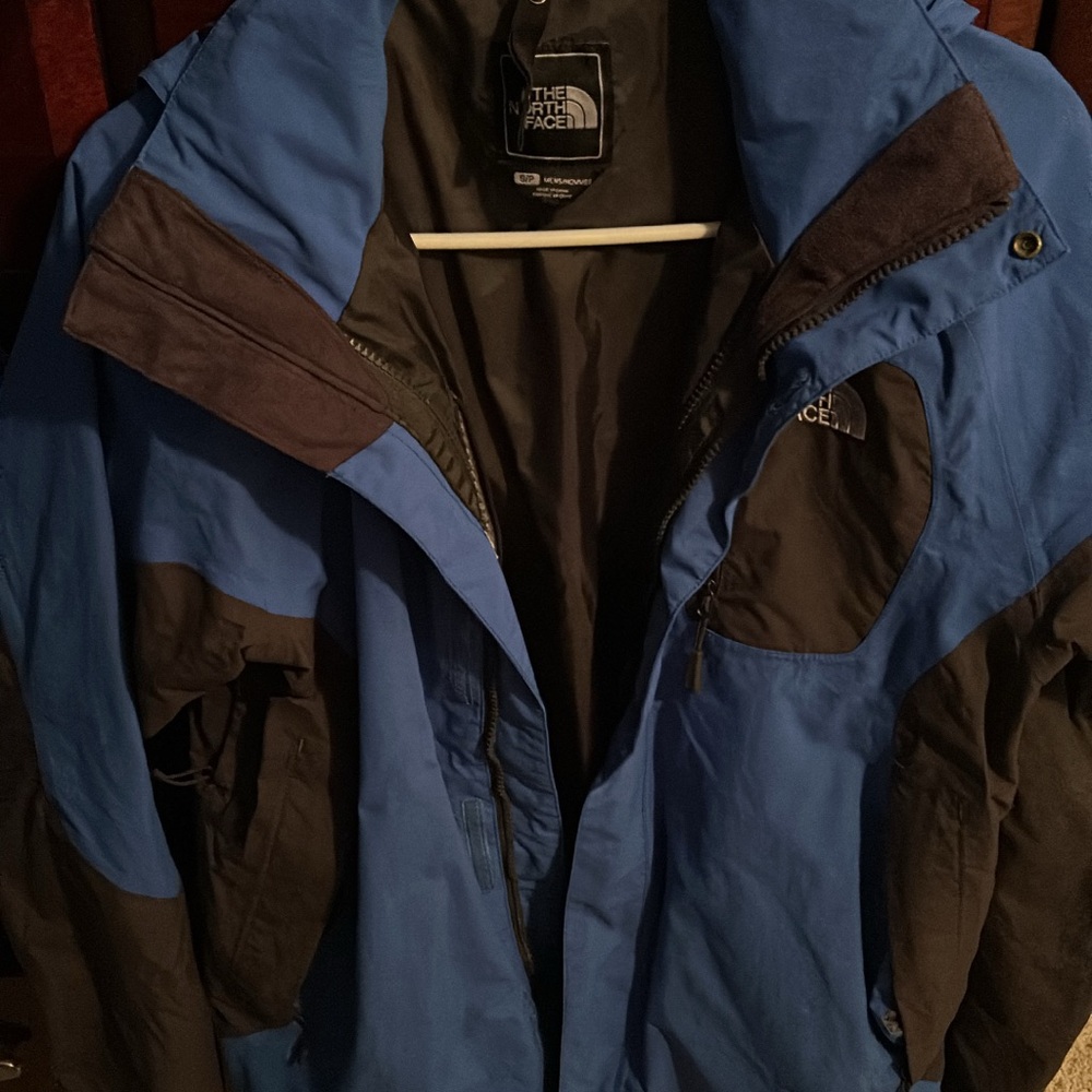 The North Face Men's Dual-Tone Blue and Black Ski Jacket